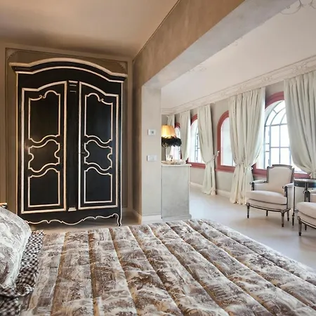 Relais Prato فندق 5*