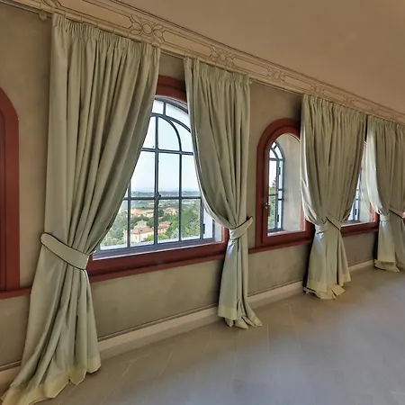 Relais Prato 5*