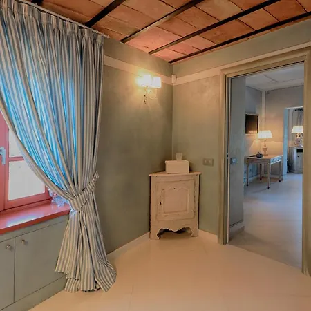 Relais Prato 5* 몸바루초