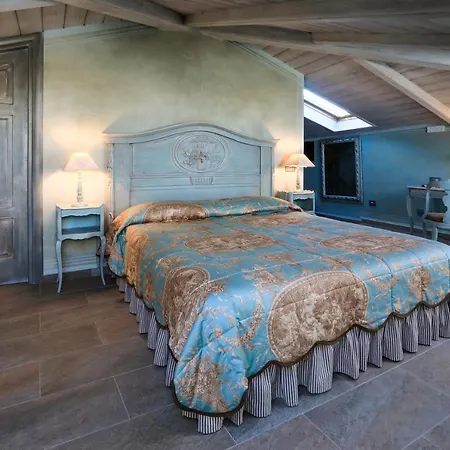 Relais Prato فندق