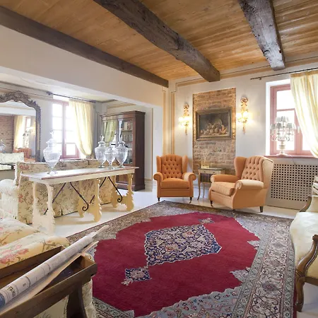Relais Prato מלון