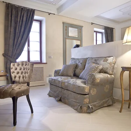 Relais Prato 5*